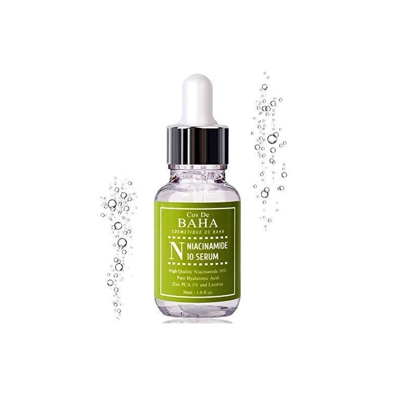 COS DE BAHA (N) Niacinamide 10% + Zinc 1% Serum is a lightweight serum ideal for oily and blemish-prone skin. It combines 10% Niacinamide to improve skin texture, minimize pores, and brighten skin tone with 1% Zinc PCA to control excess oil and reduce breakouts. Soothing ingredients like Aloe Vera, Witch Hazel, and Allantoin calm irritation, while Sodium Hyaluronate ensures deep hydration. Regular use helps balance the skin, leaving it clearer and more refined.