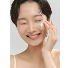 Load image into Gallery viewer, BEAUTY OF JOSEON Radiance Cleansing Balm